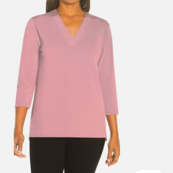 Banana Republic Pink V-Neck Sweater Relaxed Fit 💞 - Picture 2 of 6